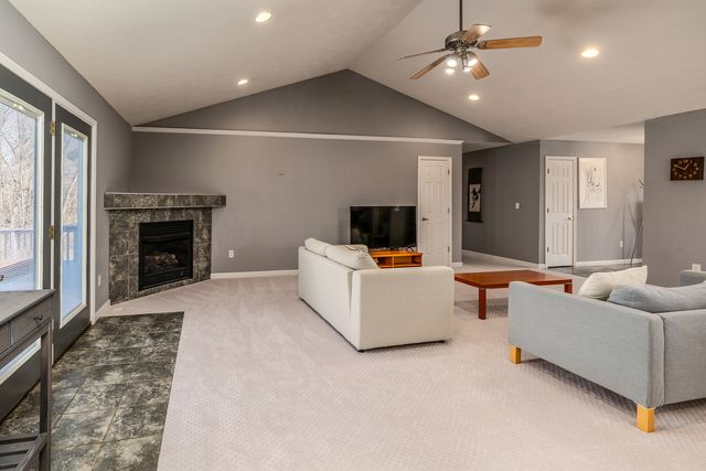 898 Kirsch Street, Carbondale, IL 62901