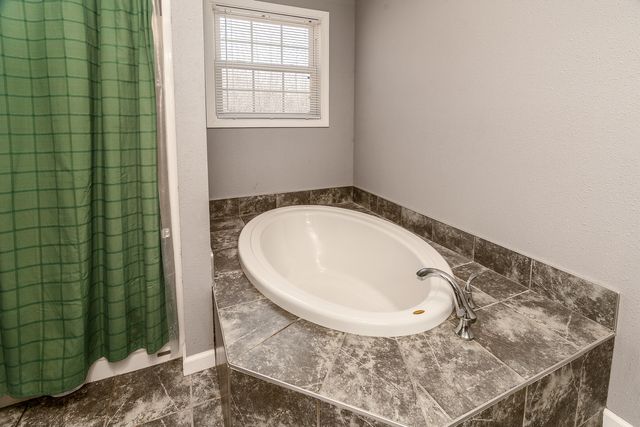 898 Kirsch Street, Carbondale, IL 62901