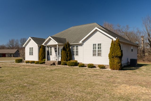 898 Kirsch Street, Carbondale, IL 62901