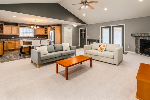 898 Kirsch Street, Carbondale, IL 62901