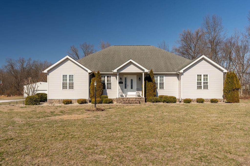 898 Kirsch Street, Carbondale, IL 62901