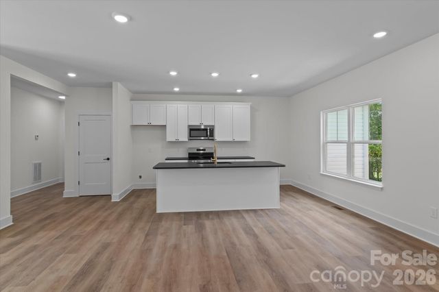 214 Lockhard Circle, Troutman, NC 28166
