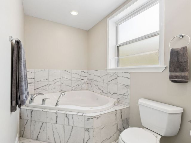 4650 N Saint Louis Avenue 1D, Chicago, IL 60625