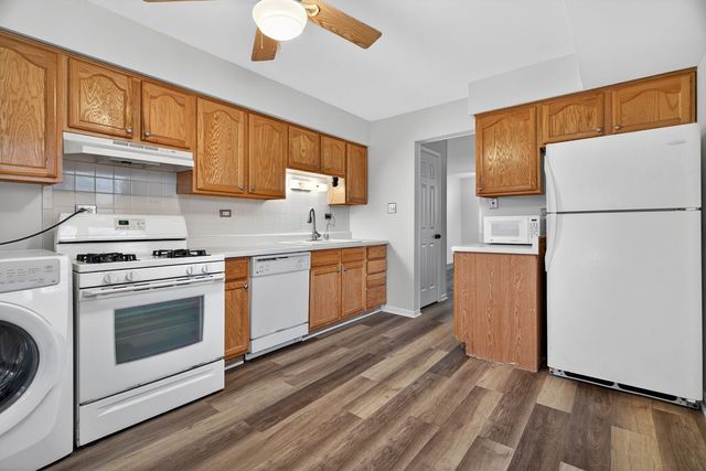 9156 W 161st Place, Orland Hills, IL 60487