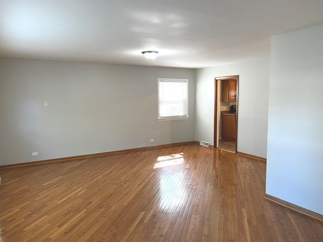 939 Coach Road, Homewood, IL 60430