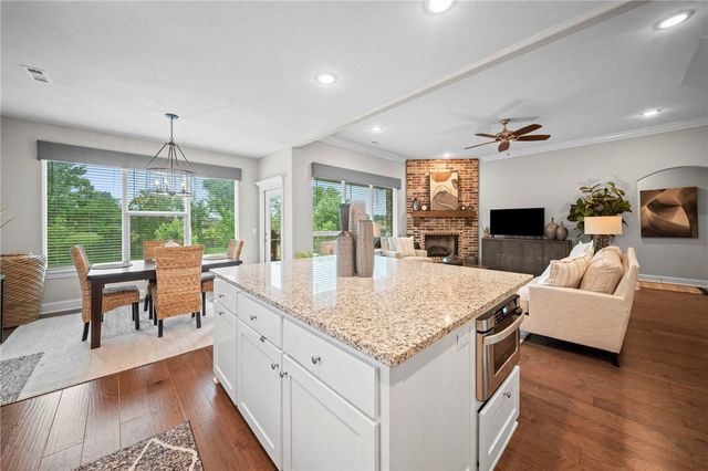 7648 Phoenix Avenue, Springdale, AR 72762