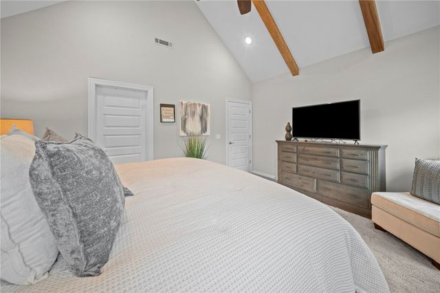 7648 Phoenix Avenue, Springdale, AR 72762