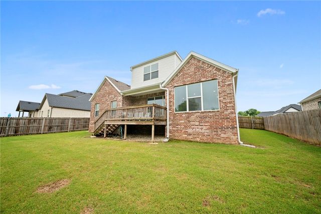 7648 Phoenix Avenue, Springdale, AR 72762