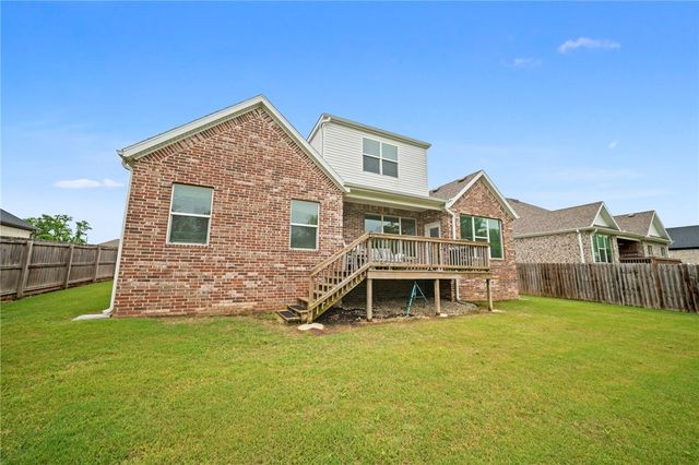 7648 Phoenix Avenue, Springdale, AR 72762