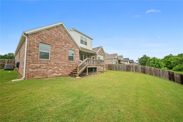 7648 Phoenix Avenue, Springdale, AR 72762