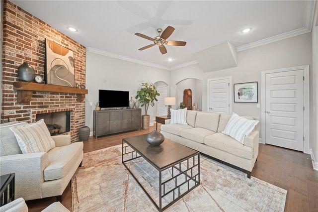 7648 Phoenix Avenue, Springdale, AR 72762