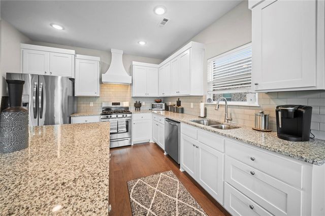 7648 Phoenix Avenue, Springdale, AR 72762