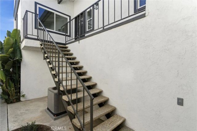 203 Cedar Street, Newport Beach, CA 92663