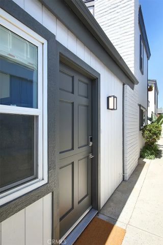 203 Cedar Street, Newport Beach, CA 92663