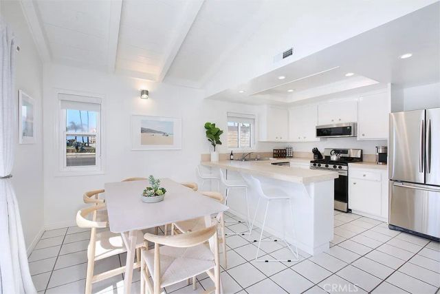 203 Cedar Street, Newport Beach, CA 92663
