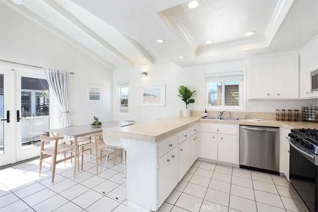 203 Cedar Street, Newport Beach, CA 92663