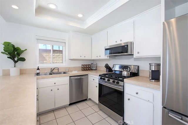 203 Cedar Street, Newport Beach, CA 92663