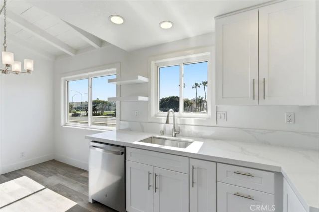 203 Cedar Street, Newport Beach, CA 92663