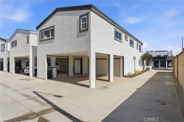 203 Cedar Street, Newport Beach, CA 92663