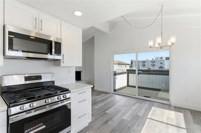 203 Cedar Street, Newport Beach, CA 92663