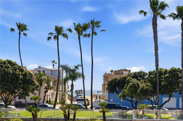 203 Cedar Street, Newport Beach, CA 92663