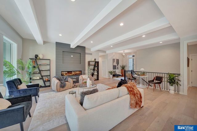 6255 Carveth Drive, Lincoln, NE 68516