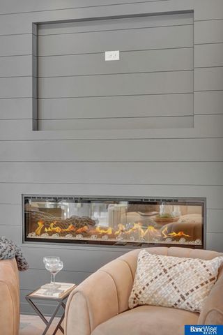 6255 Carveth Drive, Lincoln, NE 68516