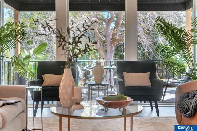 6255 Carveth Drive, Lincoln, NE 68516