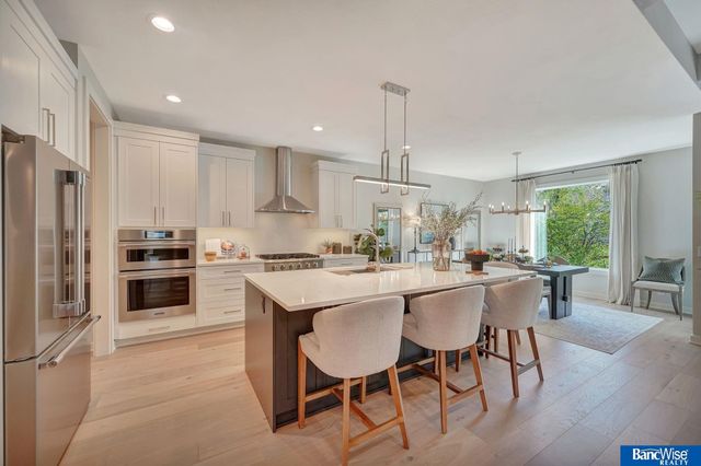 6255 Carveth Drive, Lincoln, NE 68516