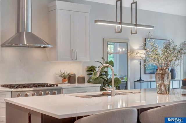 6255 Carveth Drive, Lincoln, NE 68516