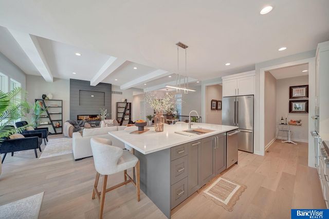 6255 Carveth Drive, Lincoln, NE 68516