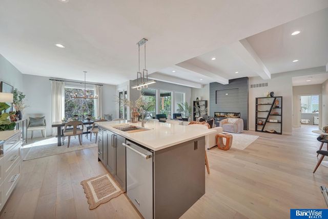 6255 Carveth Drive, Lincoln, NE 68516