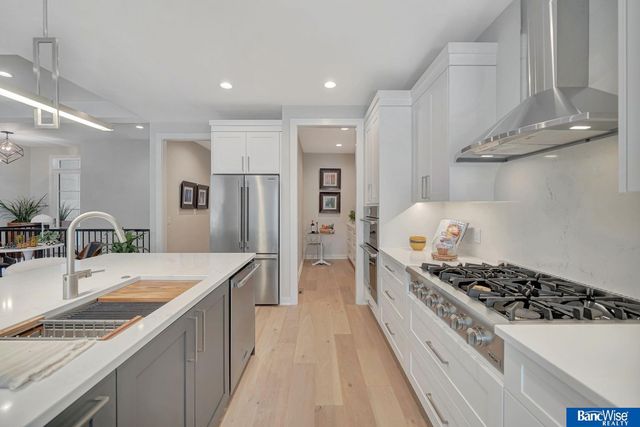 6255 Carveth Drive, Lincoln, NE 68516