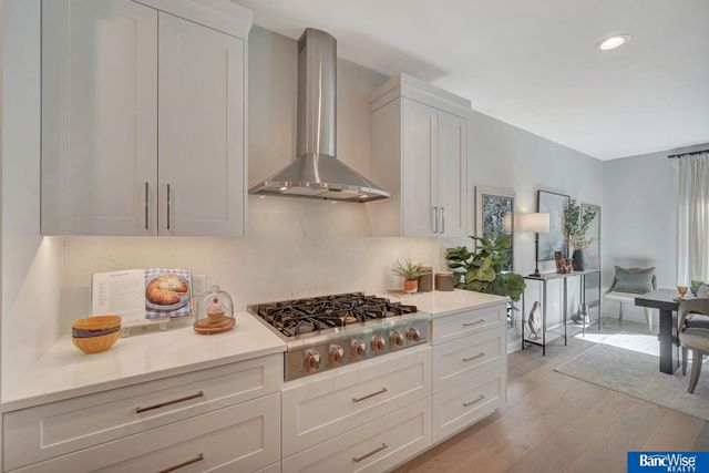 6255 Carveth Drive, Lincoln, NE 68516