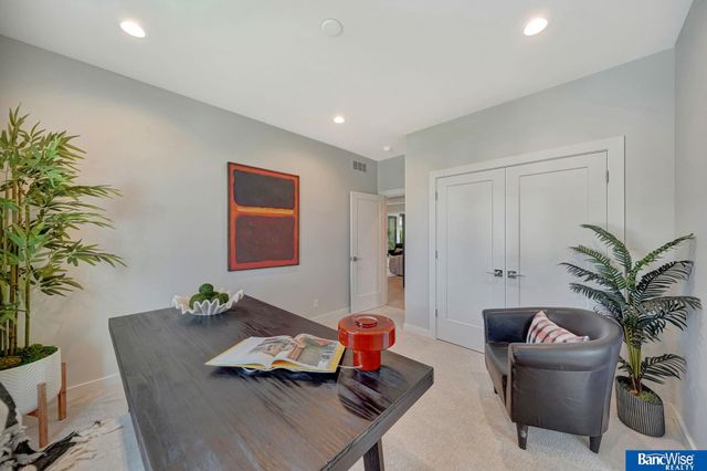 6255 Carveth Drive, Lincoln, NE 68516