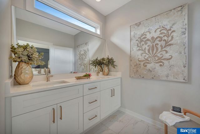 6255 Carveth Drive, Lincoln, NE 68516