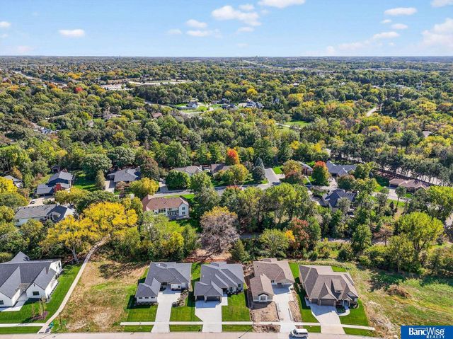 6255 Carveth Drive, Lincoln, NE 68516