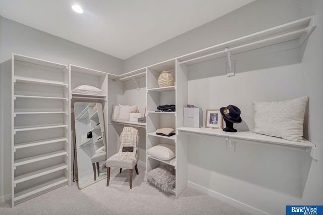 6255 Carveth Drive, Lincoln, NE 68516