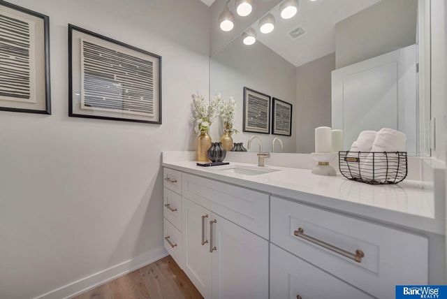 6255 Carveth Drive, Lincoln, NE 68516