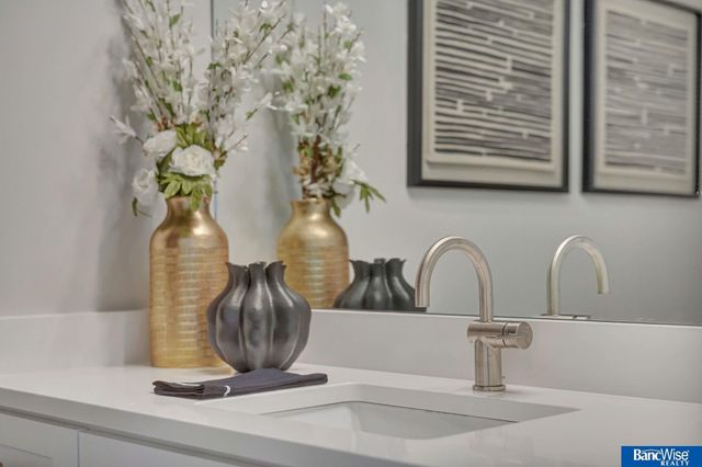 6255 Carveth Drive, Lincoln, NE 68516