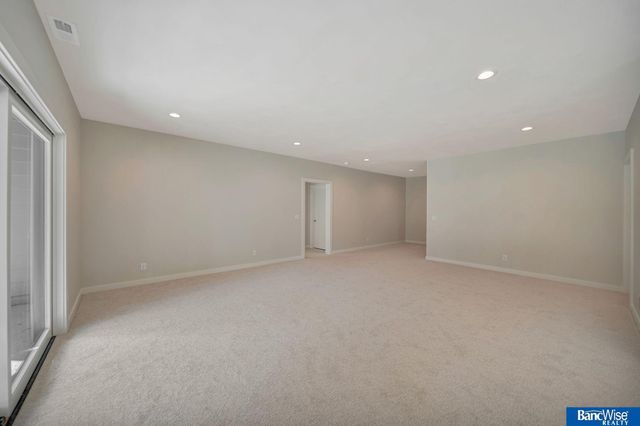 6255 Carveth Drive, Lincoln, NE 68516