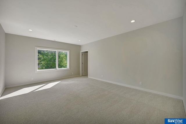 6255 Carveth Drive, Lincoln, NE 68516