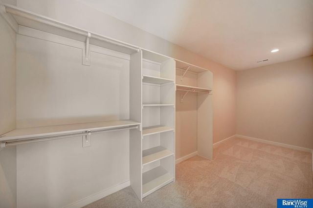 6255 Carveth Drive, Lincoln, NE 68516