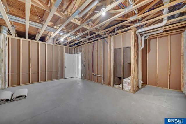 6255 Carveth Drive, Lincoln, NE 68516