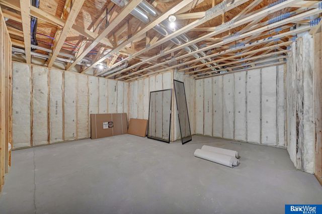 6255 Carveth Drive, Lincoln, NE 68516