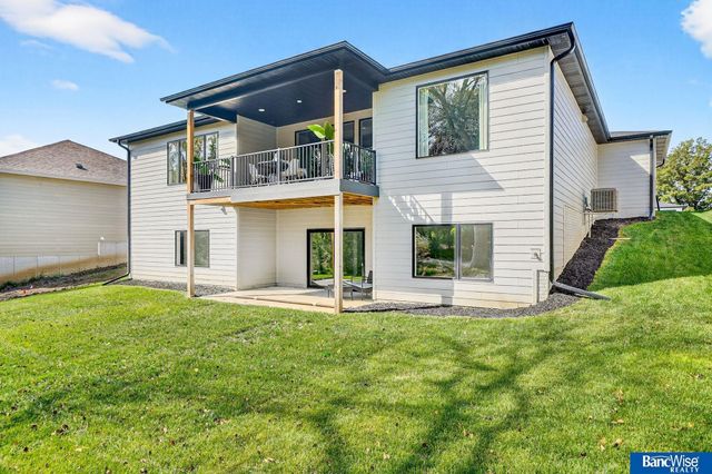 6255 Carveth Drive, Lincoln, NE 68516