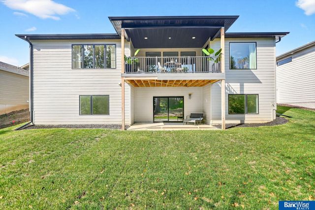 6255 Carveth Drive, Lincoln, NE 68516