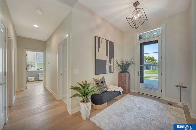 6255 Carveth Drive, Lincoln, NE 68516