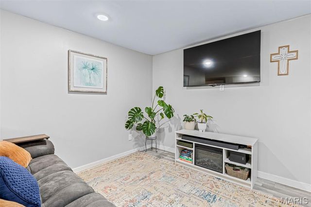 399 N 4th Street, Ste Genevieve, MO 63670