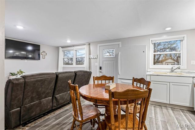 399 N 4th Street, Ste Genevieve, MO 63670